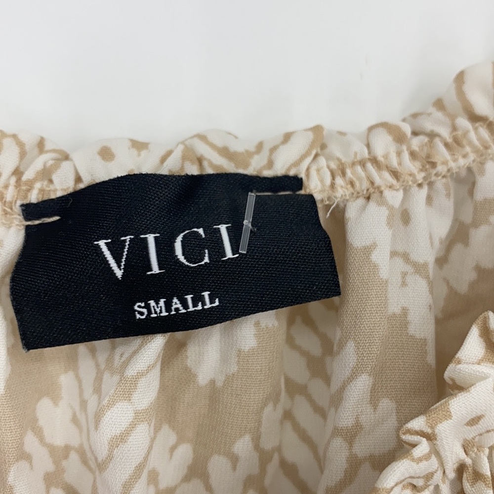 VICI Off-The-Shoulder Zig-Zag Pattern Bell Sleeve Romper - Picture 7 of 8